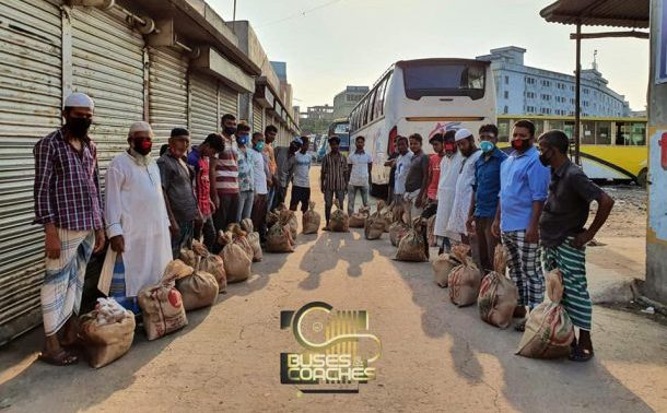 গণপরিবহন শ্রমিকদের পাশে দাঁড়াল ‘বাসেস অ্যান্ড কোসেস’