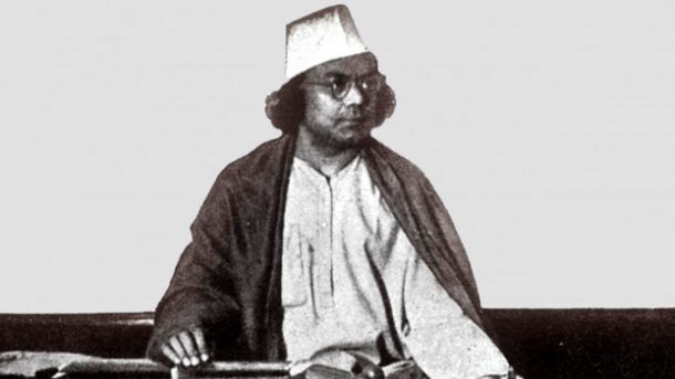 বিদ্রোহী কবি কাজী নজরুলের ১২১তম জন্মজয়ন্তী আজ