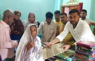 মঠবাড়িয়ায় দুস্থদের মাঝে চেয়ারম্যান নাসিরের বস্ত্র বিতরণ