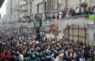 ব্যবসায়ীদের বাধার মুখেই উচ্ছেদ অভিযান