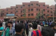 হল ত্যাগের নির্দেশ প্রত্যাখ্যান জাবি শিক্ষার্থীদের