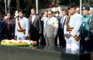 বঙ্গবন্ধুর প্রতিকৃতিতে প্রধান বিচারপতির শ্রদ্ধা