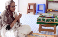 বন্যার্তদের জন্য সিলেটের মাজারে প্রধানমন্ত্রীর দোয়া-মোনাজাত