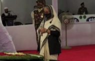 বঙ্গবন্ধুর প্রতিকৃতিতে প্রধানমন্ত্রীর শ্রদ্ধা