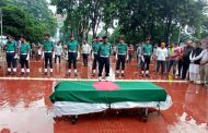 শহীদ মিনারে তোয়াব খানের প্রতি সর্বস্তরের শ্রদ্ধা