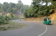 রাঙামাটি-চট্টগ্রাম সড়কে বাস চলাচল বন্ধে দুর্ভোগে যাত্রীরা