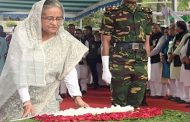 বঙ্গবন্ধুর প্রতিকৃতি ও বনানী কবরস্থানে প্রধানমন্ত্রীর শ্রদ্ধা