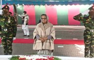 টুঙ্গিপাড়ায় বঙ্গবন্ধুর সমাধিতে প্রধানমন্ত্রীর শ্রদ্ধা