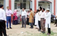 জাতীয় সংগীত পুরোটা গাইতে না পারায় বেতন স্থগিত করলেন ডিসি!