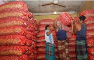 পেঁয়াজের দাম কেজিতে কমল ৩০ টাকা