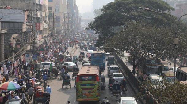 একদিনের ব্যবধানে ঢাকার বাতাস আবার 'অস্বাস্থ্যকর'