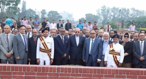 জাতীয় স্মৃতিসৌধ ও শহীদ মিনারে প্রধান বিচারপতির শ্রদ্ধা