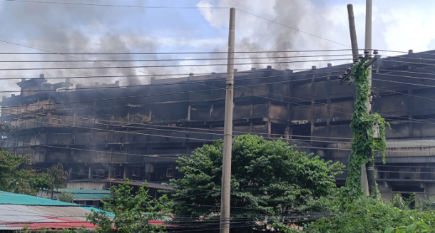 ধসে পড়তে পারে গাজী টায়ার কারখানার ৬ তলা পোড়া ভবনটি