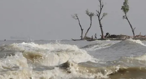 ঝোড়ো বৃষ্টির আভাস, সমুদ্রবন্দরে ৩ নম্বর সংকেত