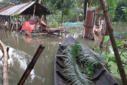 বৃষ্টিতে ভয়াবহ খুলনার ভবদহ