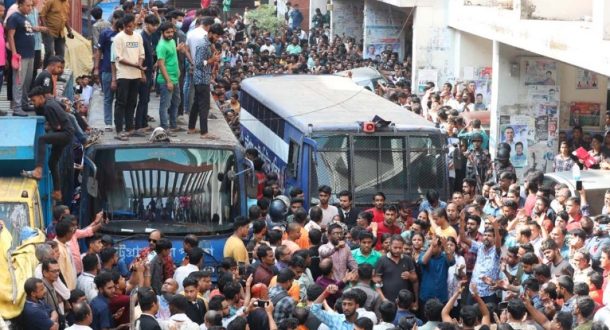 চিন্ময়কাণ্ডে পুলিশের ৩ মামলা, আসামি ১৪৭৬