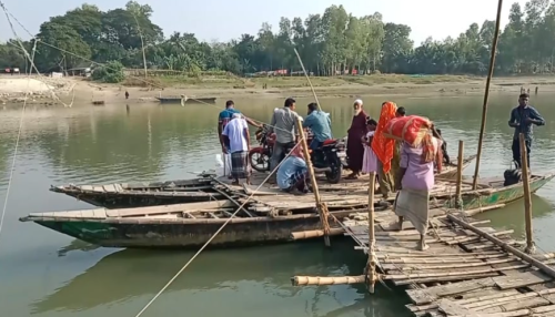 সেতুর অভাবে ৩০ গ্রামের মানুষের দুর্ভোগ