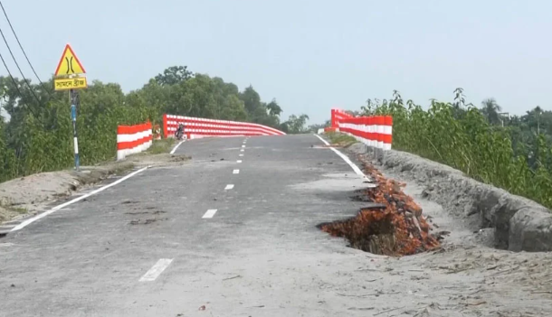 সেতু আছে, নেই সংযোগ সড়ক