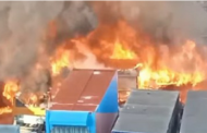 তেজগাঁও ট্রাকস্ট্যান্ডে ভয়াবহ আগুন, নিয়ন্ত্রণে ৩ ইউনিট