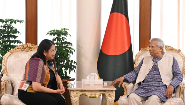 প্রধান উপদেষ্টার সঙ্গে ফিলিপাইনের রাষ্ট্রদূতের সাক্ষাৎ