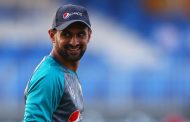 পিসিবির দায়িত্ব ছাড়লেন শোয়েব মালিক