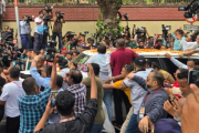 দুই পুত্রবধূকে নিয়ে নিজ বাসভবন ফিরোজায় খালেদা জিয়া
