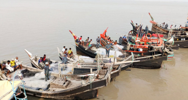 ৬১ জেলে আটক, ১৮ কোটি টাকার জাল জব্দ