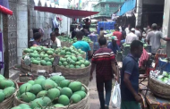 সাতক্ষীরায় জমজমাট আমের বাজার