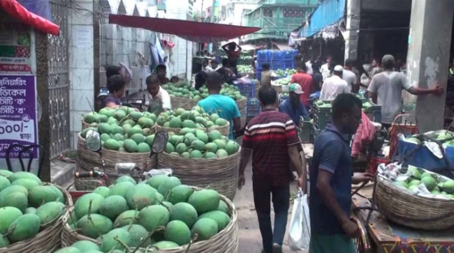 সাতক্ষীরায় জমজমাট আমের বাজার