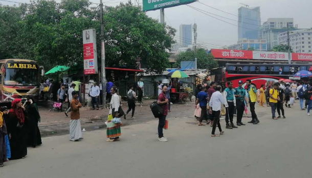 স্বস্তিতেই ঢাকায় ফিরছে মানুষ