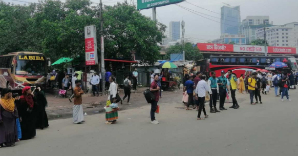 স্বস্তিতেই ঢাকায় ফিরছে মানুষ