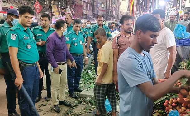 বংশাল-তাঁতীবাজার-সদরঘাটে ডিএমপির বিশেষ অভিযান, গ্রেপ্তার ৬
