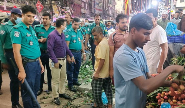 বংশাল-তাঁতীবাজার-সদরঘাটে ডিএমপির বিশেষ অভিযান, গ্রেপ্তার ৬