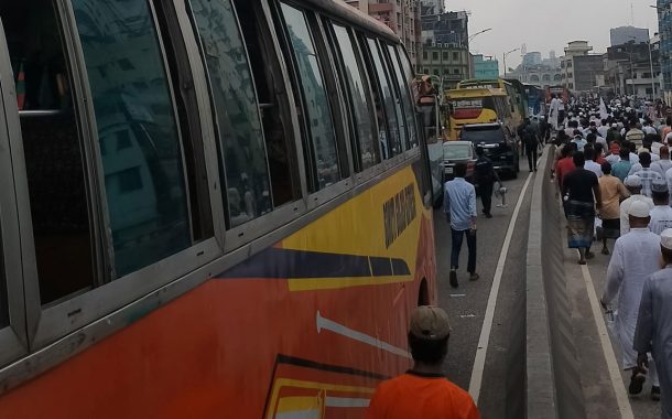 যানজটে আটকা নেতাকর্মী হেঁটে যাচ্ছেন সমাবেশে