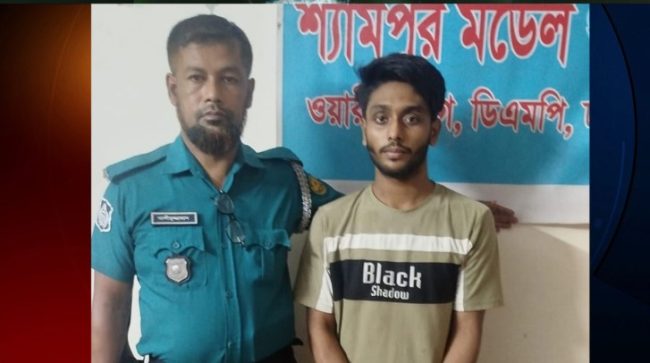 শ্যামপুরে বাসে অগ্নিসংযোগের চেষ্টাকালে ছাত্রলীগ কর্মী গ্রেফতার