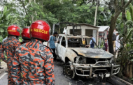গোপালগঞ্জে পুলিশের গাড়িতে হামলা-আগুন