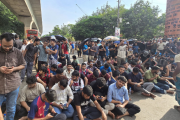 নতুন কর্মসূচি ঘোষণা দিয়ে শাহবাগ ছাড়লেন বুয়েটের শিক্ষার্থীরা