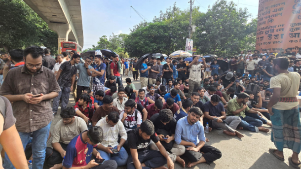 নতুন কর্মসূচি ঘোষণা দিয়ে শাহবাগ ছাড়লেন বুয়েটের শিক্ষার্থীরা