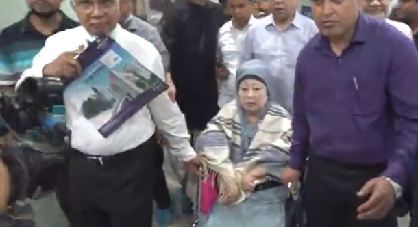 স্বাস্থ্য পরীক্ষা শেষে বাসায় ফিরেছেন খালেদা জিয়া