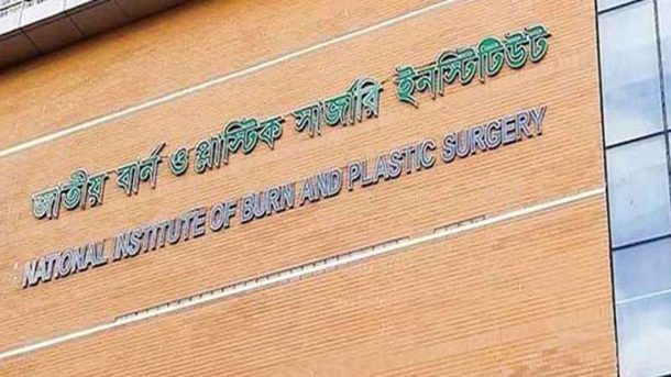 যাত্রাবাড়ীতে এসি বিস্ফোরণ : বাবার পর না ফেরার দেশে শিশু তানভীর