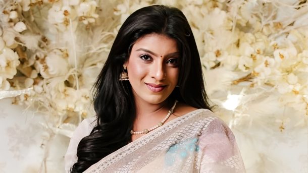 মায়ের কাছে চা খাওয়া ছিল পাকনামি, শৈশবের গল্পে মৌ