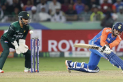 শেষ ওভারের রোমাঞ্চে পাকিস্তানকে হারিয়ে নবম শিরোপা জিতল ভারত
