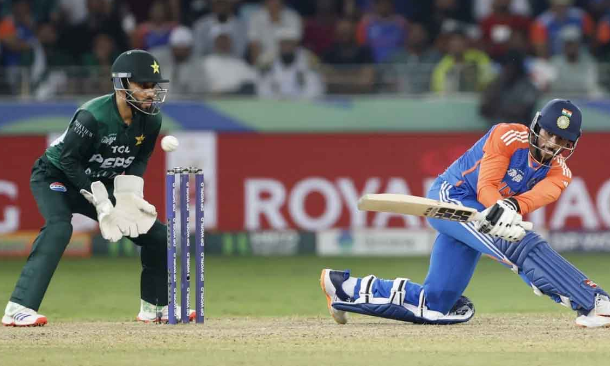 শেষ ওভারের রোমাঞ্চে পাকিস্তানকে হারিয়ে নবম শিরোপা জিতল ভারত