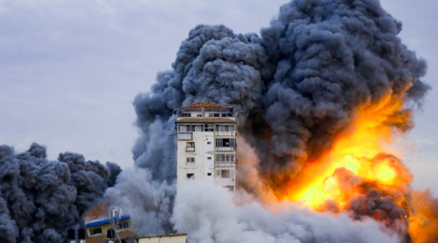 ২৪ ঘণ্টায় গাজায় ১৫৩ টন বোমা ফেলেছে ইসরায়েল