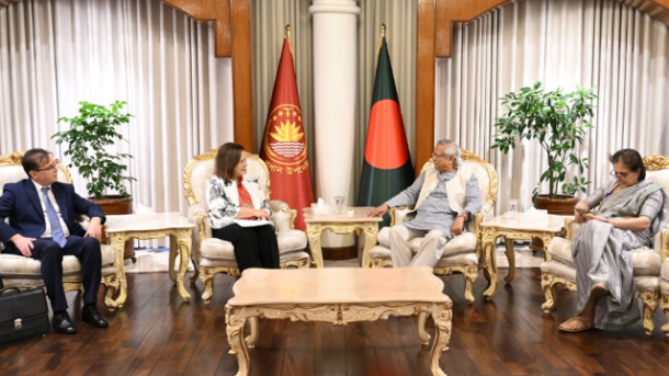 প্রধান উপদেষ্টার সঙ্গে তুরস্কের উপ-পররাষ্ট্রমন্ত্রীর সাক্ষাৎ
