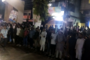 চাকসু নির্বাচন : একনম্বর গেট এলাকায় ছাত্রদল-শিবিরের মুখোমুখি অবস্থান