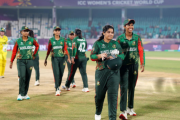 বাংলাদেশকে ১০ উইকেটে হারিয়ে সেমিফাইনালে অস্ট্রেলিয়া