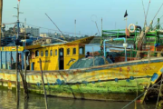 বাংলাদেশের জলসীমায় অনুপ্রবেশ, ৯ জেলেসহ ভারতীয় ট্রলার আটক
