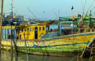 বাংলাদেশের জলসীমায় অনুপ্রবেশ, ৯ জেলেসহ ভারতীয় ট্রলার আটক