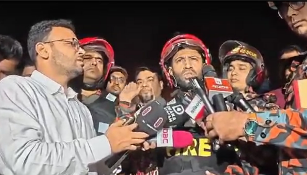 দ্রুত সময়ের মধ্যে কড়াইল বস্তির আগুন নিয়ন্ত্রণের আশা ফায়ার সার্ভিসের